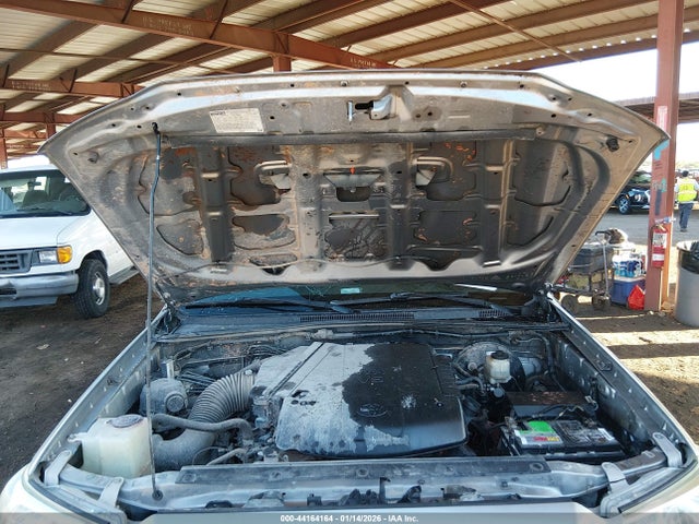 3TMLU4ENXFM194684 Toyota Tacoma Base V6