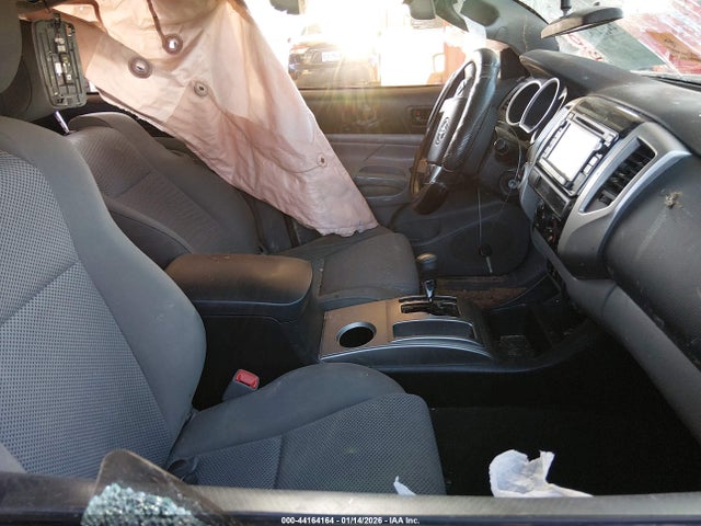 3TMLU4ENXFM194684 Toyota Tacoma Base V6
