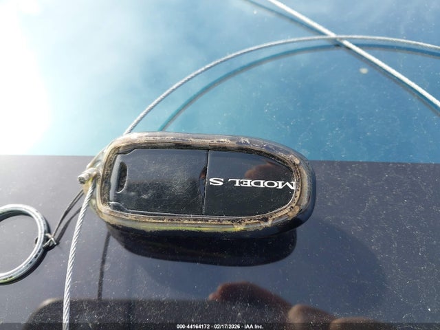 2014 Tesla Model S P85 მანქანა იყიდება აუქციონზე, vin: 5YJSA1H13EFP39784, აუქციონის ნომერი: 44164172