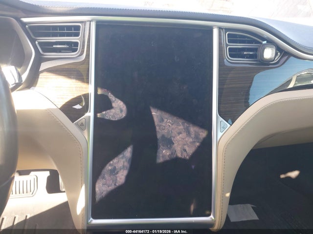2014 Tesla Model S P85 მანქანა იყიდება აუქციონზე, vin: 5YJSA1H13EFP39784, აუქციონის ნომერი: 44164172