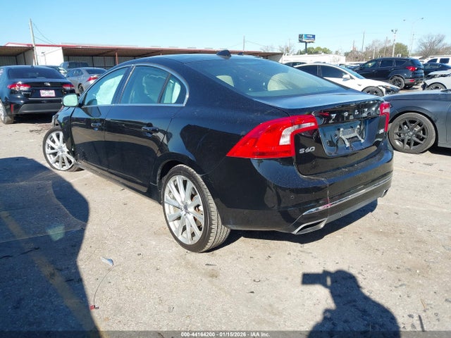 2018 VOLVO S60 INSCRIPTION LYV402TM2JB178976 Photo 2