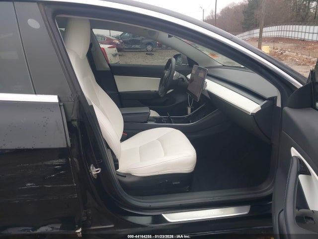2019 TESLA MODEL 3 5YJ3E1EA3KF431443 Photo 4