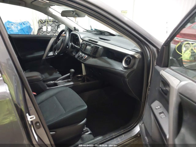 2T3BFREV9GW467522 Toyota RAV4 LE