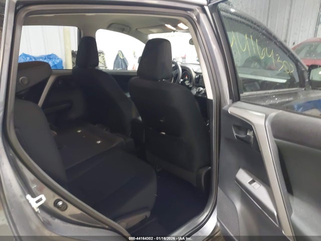2T3BFREV9GW467522 Toyota RAV4 LE