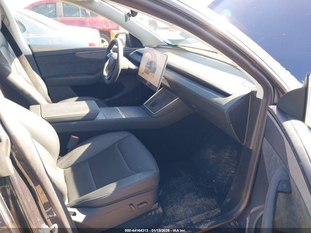 2026 TESLA MODEL Y 7SAYGDED5TF387106 Photo 4