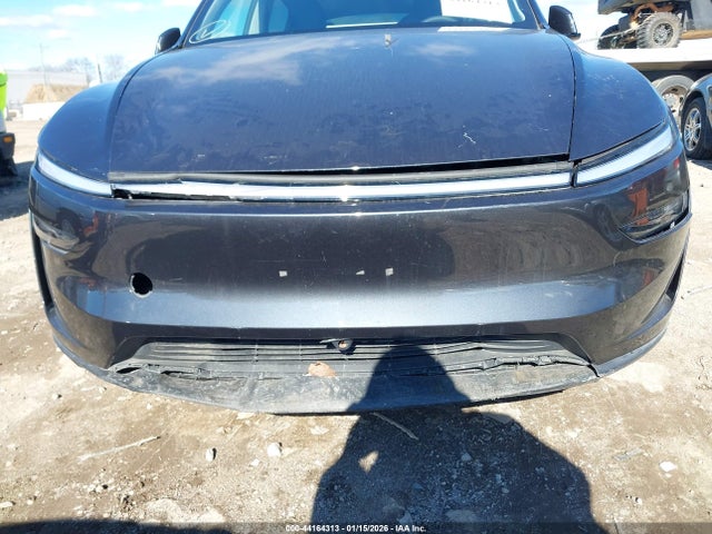 2026 TESLA MODEL Y 7SAYGDED5TF387106 Photo 5