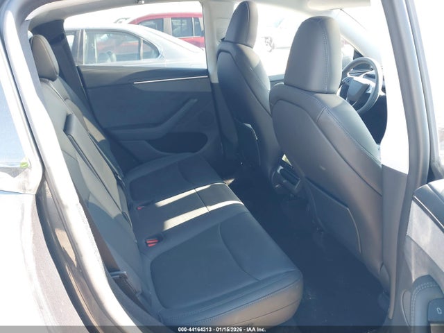 2026 TESLA MODEL Y 7SAYGDED5TF387106 Photo 7