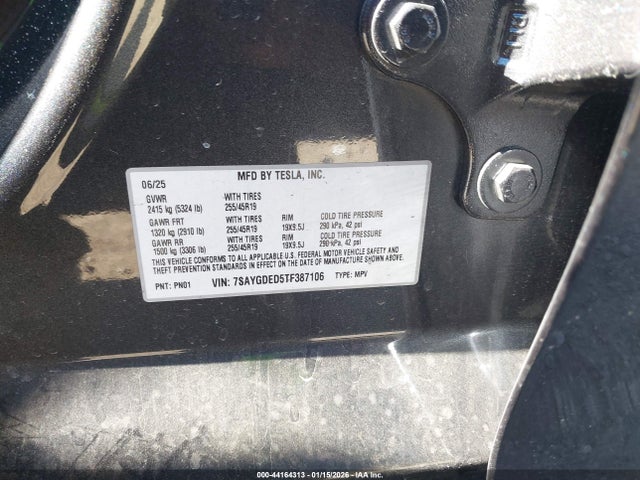 2026 TESLA MODEL Y 7SAYGDED5TF387106 Photo 8