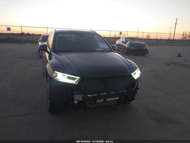 WA1BNAFY1J2212712 Audi Q5 2.0t Premium/2.0t Tech Premium