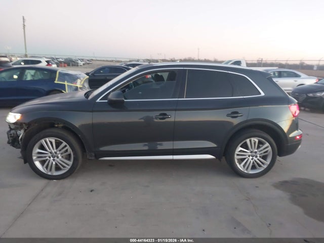 WA1BNAFY1J2212712 Audi Q5 2.0t Premium/2.0t Tech Premium