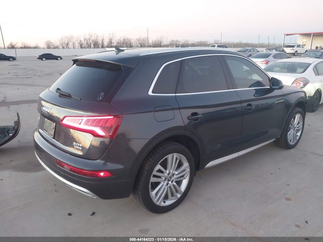 WA1BNAFY1J2212712 Audi Q5 2.0t Premium/2.0t Tech Premium