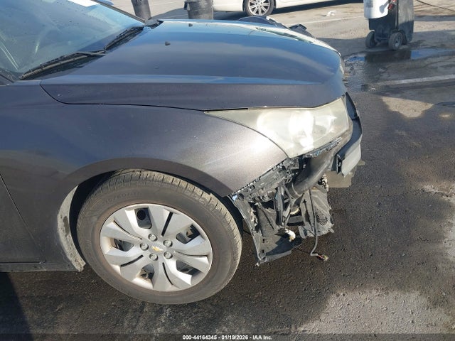1G1PA5SG3E7308483 Chevrolet Cruze Ls Auto