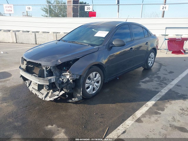 1G1PA5SG3E7308483 Chevrolet Cruze Ls Auto