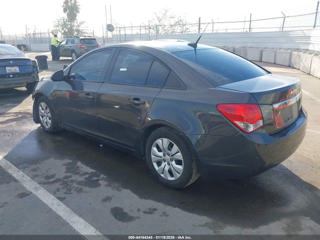 1G1PA5SG3E7308483 Chevrolet Cruze Ls Auto