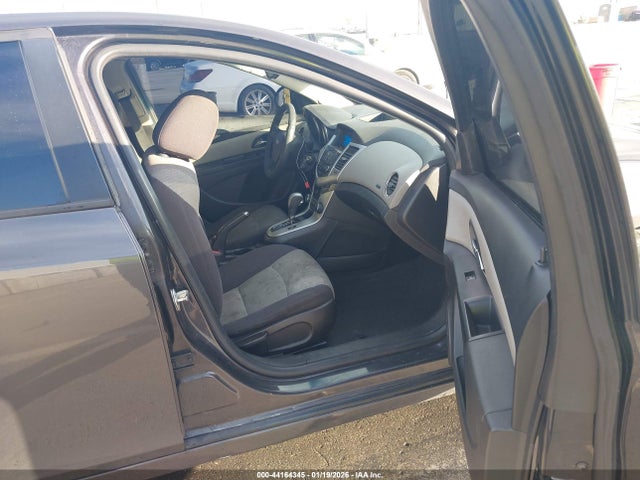 1G1PA5SG3E7308483 Chevrolet Cruze Ls Auto