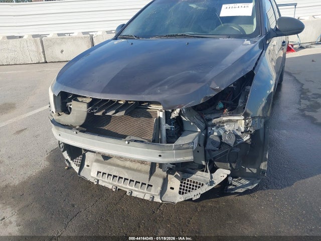 1G1PA5SG3E7308483 Chevrolet Cruze Ls Auto