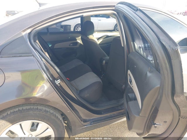 1G1PA5SG3E7308483 Chevrolet Cruze Ls Auto