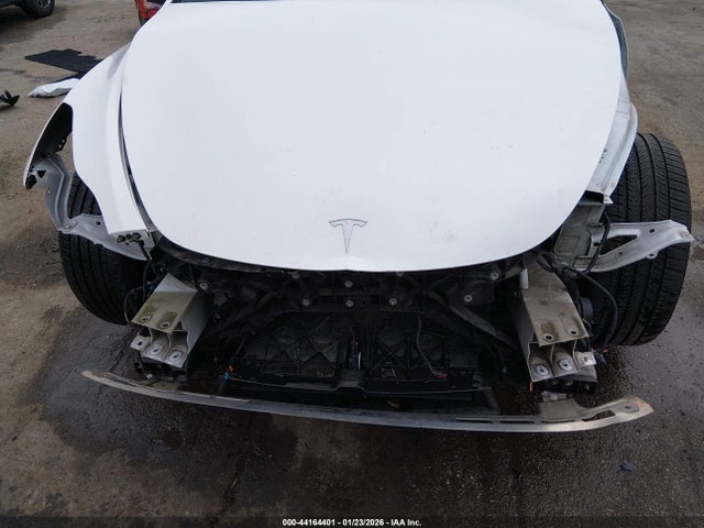 Продажа на аукционе авто 2022 Tesla Model Y Performance Dual Motor All-wheel Drive, vin: 7SAYGDEF2NF354925, номер лота: 44164401