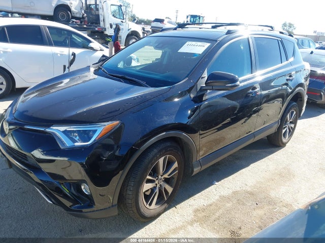 Toyota Rav4 Xle 2017 2T3RFREV3HW654142 Image 2