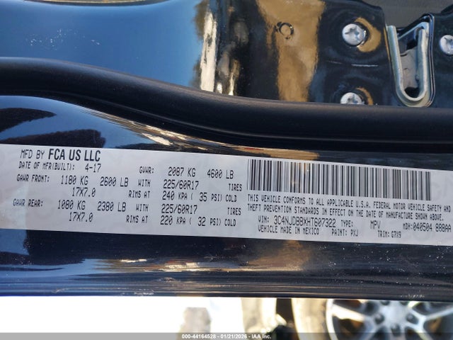 3C4NJDBBXHT607322 Jeep New Compass Latitude 4x4