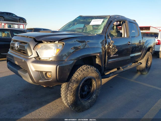 Toyota Tacoma Base V6 2015 3TMLU4ENXFM183099 Image 2