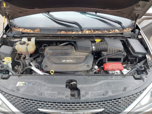 2018 CHRYSLER PACIFICA 2C4RC1BGXJR114951 Photo 9
