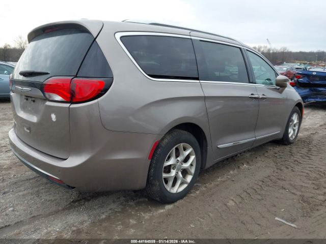 2018 CHRYSLER PACIFICA 2C4RC1BGXJR114951 Photo 3