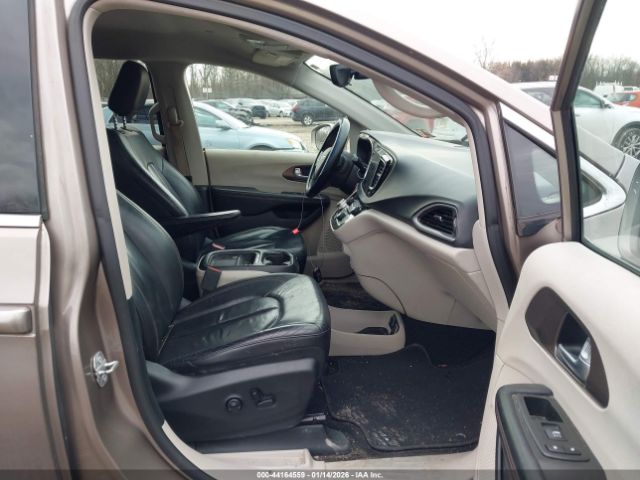 2018 CHRYSLER PACIFICA 2C4RC1BGXJR114951 Photo 4