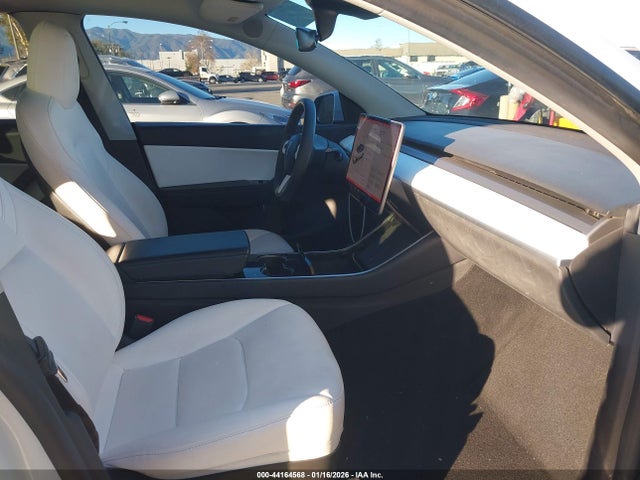 2020 TESLA MODEL Y 5YJYGDEE4LF024012 Photo 4