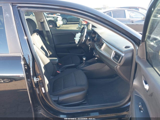 3KPA25AD2ME431286 KIA Rio 5-door S