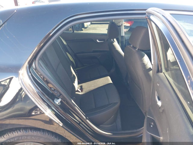 3KPA25AD2ME431286 KIA Rio 5-door S