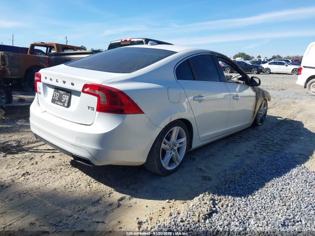 2015 VOLVO S60 YV140MFB1F1314710 Photo 3