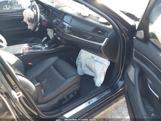 44164646 :رقم المزاد ، WBAFV3C50GD687436 vin ، 2016 Bmw 535d Xdrive مزاد بيع