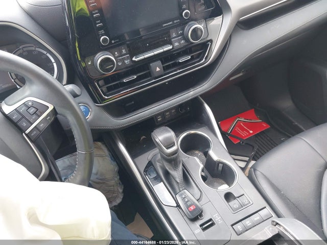 2022 TOYOTA HIGHLANDER 5TDHBRCH0NS549897 Photo 10