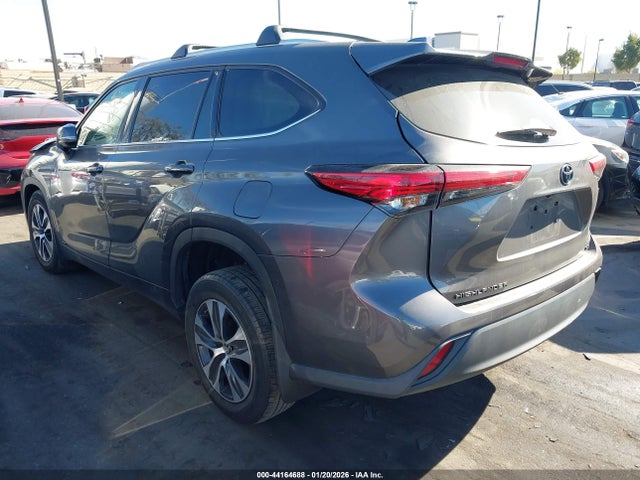 2022 TOYOTA HIGHLANDER 5TDHBRCH0NS549897 Photo 2