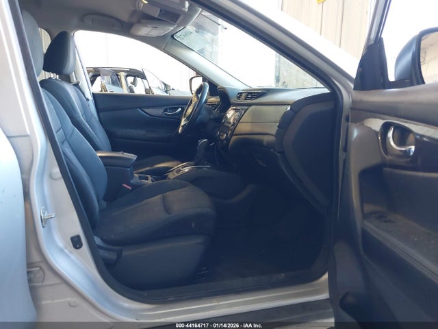 2017 NISSAN ROGUE 5N1AT2MV4HC857828 Photo 4