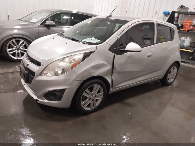 Chevrolet Spark 1lt Auto 2014 KL8CD6S93EC542109 Image 2