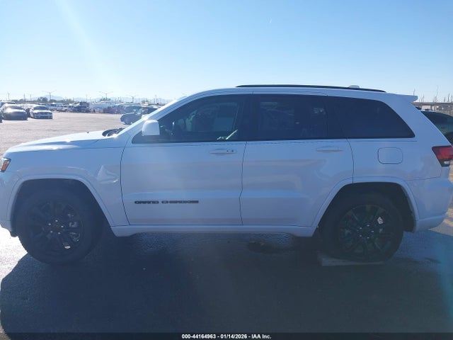 1C4RJFAG8MC797718 Jeep Grand Cherokee Laredo X 4x4