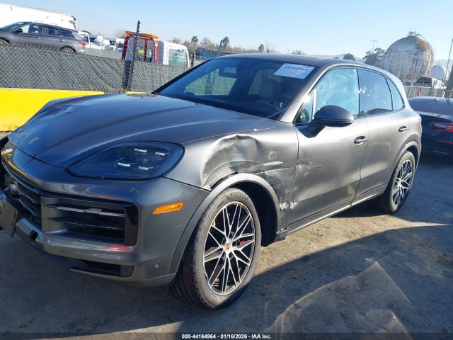 2025 PORSCHE CAYENNE WP1AA2AY6SDA00256 Photo 1