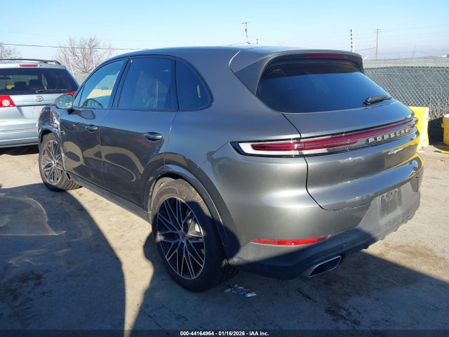 2025 PORSCHE CAYENNE WP1AA2AY6SDA00256 Photo 2