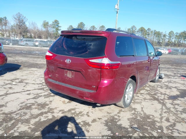 5TDKK3DC1FS589946 Toyota Sienna Le 8 Passenger