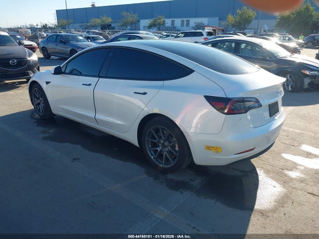 2022 TESLA MODEL 3 5YJ3E1EB4NF134243 Photo 2