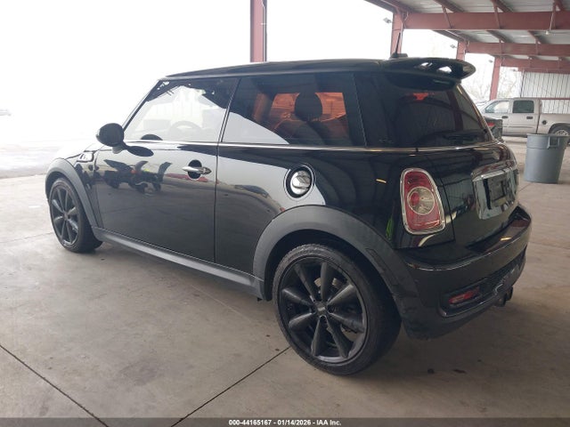 2012 MINI COOPER S WMWSV3C58CTY29479 Photo 2