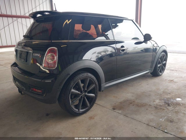 2012 MINI COOPER S WMWSV3C58CTY29479 Photo 3