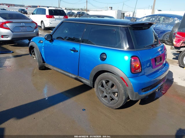 2009 MINI COOPER S WMWMF73519TW86011 Photo 2
