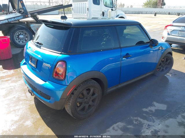 2009 MINI COOPER S WMWMF73519TW86011 Photo 3