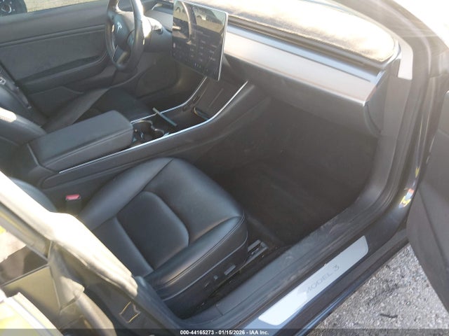 2018 TESLA MODEL 3 5YJ3E1EA8JF102087 Photo 4