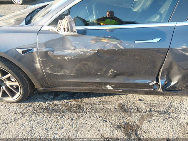 2018 TESLA MODEL 3 5YJ3E1EA8JF102087 Photo 5