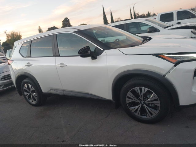 5N1BT3BAXPC688861 Nissan Rogue Sv Fwd