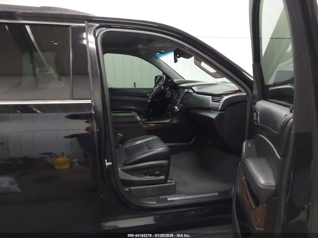 Продаж на аукціоні авто 2019 Chevrolet Tahoe Lt, vin: 1GNSKBKC2KR332890, номер лоту: 44165279